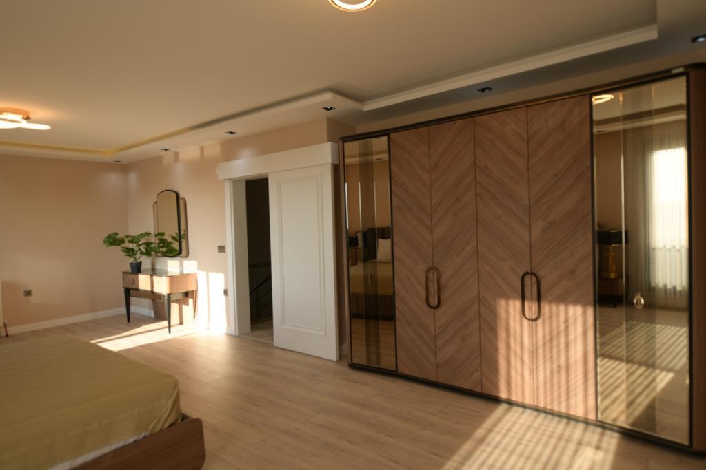 ARAKLI HÜRRİYET MAHALLESİNDE HAVUZLU LÜKS SATILIK VİLLALAR